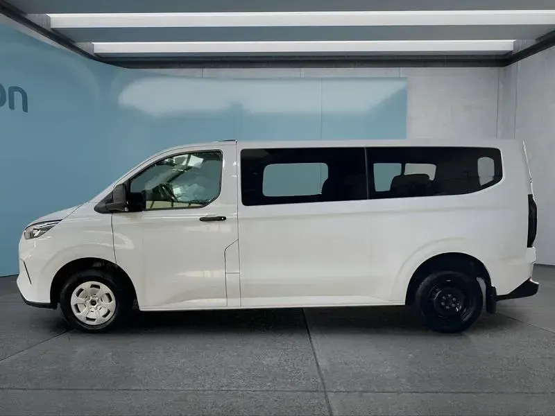 Nouă Ford Transit Custom 136 CP (100 kW) 2026 Alb Monovolum