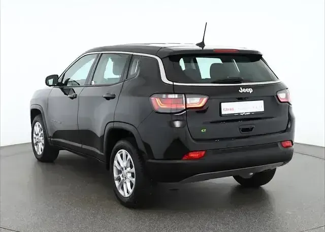 Gebraucht Jeep Compass Altitude 131 PS (96 kW) 2024 Schwarz SUV