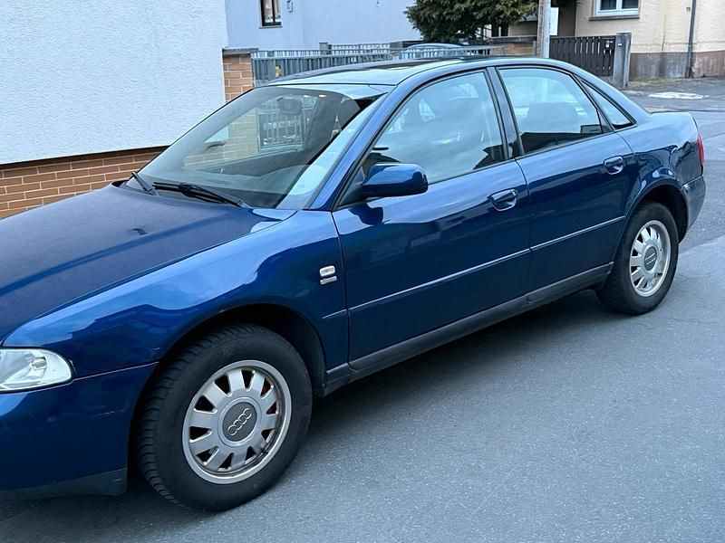 Gebraucht Audi A4 S-Line 102 PS (75 kW) 1999 Blau Limousine