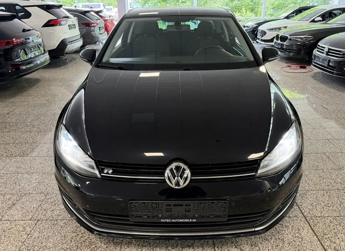Gebraucht VW Golf VII LOUNGE 110 PS (80 kW) 2015 Schwarz, metallic Kleinwagen