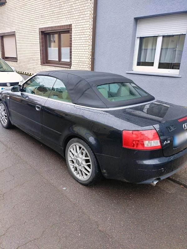 Second-hand Audi A4 220 CP (161 kW) 2002 Negru Cabrio