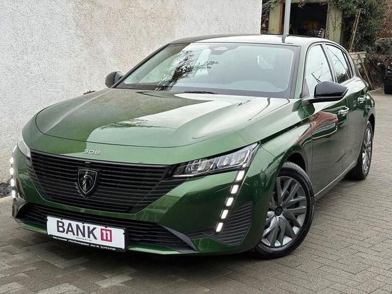 Grün Gebraucht 2022 Peugeot 308 Active Limousine | 15.998 € (Guter Preis) - Bild 1/4