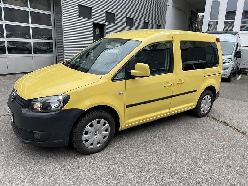 Gebraucht VW Caddy Trendline 75 PS (55 kW) 2011 Gelb Van / Kleinbus