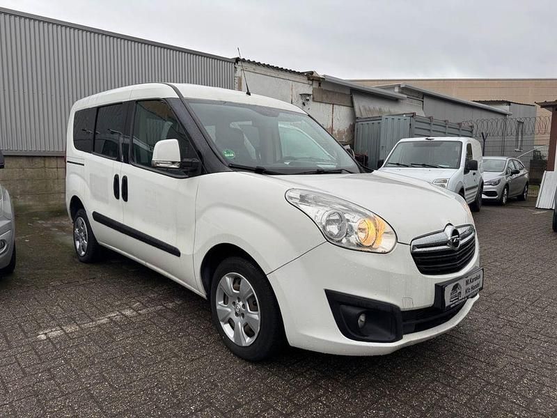 Gebraucht Opel Combo Edition 90 PS (66 kW) 2012 Weiß Van / Kleinbus