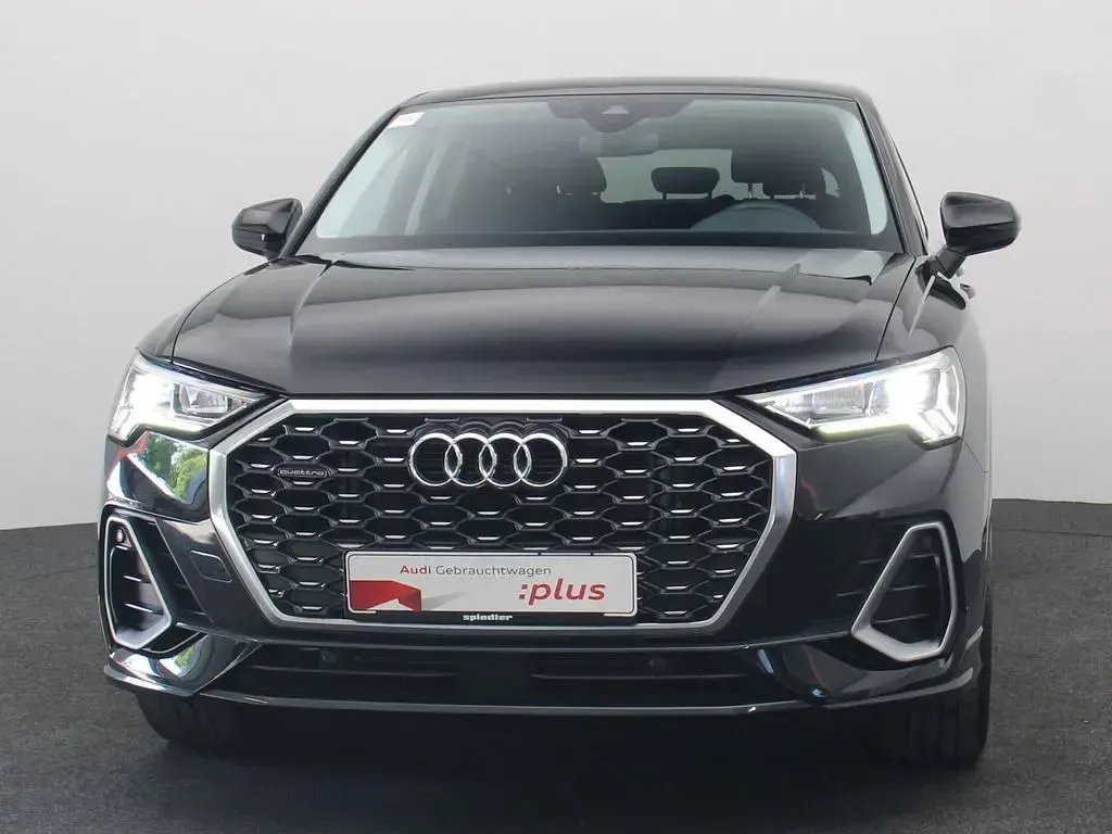 Gebraucht Audi Q3 Sportback S-Line 200 PS (147 kW) 2023 Mythosschwarz metallic SUV