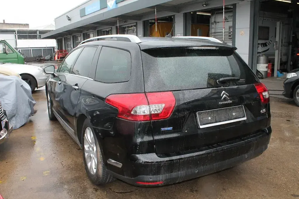 Gebraucht Citroën C5 SELECTION 179 PS (131 kW) 2016 Schwarz Kombi