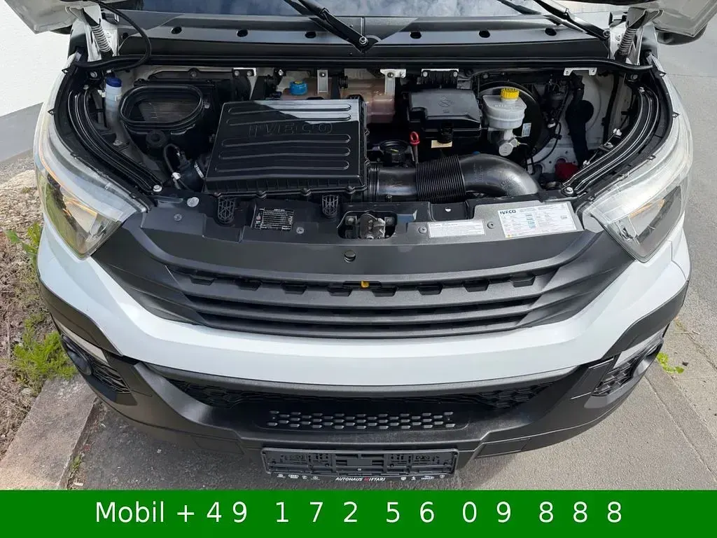 Gebraucht Iveco Daily 179 PS (131 kW) 2018 Weiß Van