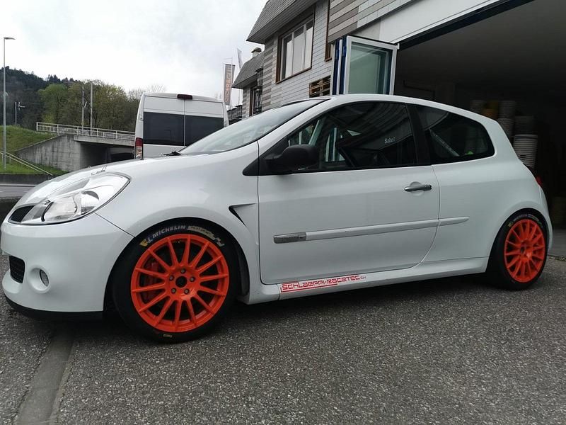 Gebraucht 2010 Renault Clio III R.S. Limousine | 12.900 € - Bild 1/4
