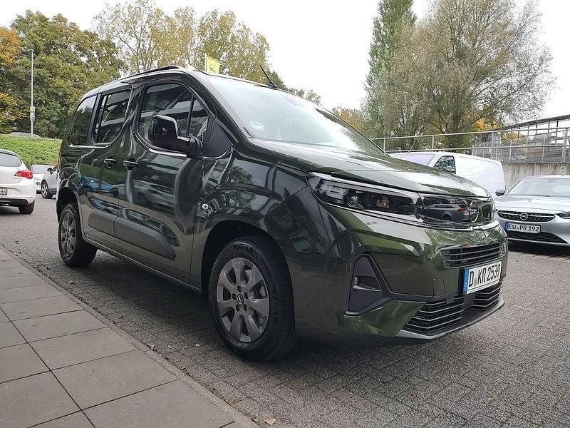Gebraucht Opel Combo Life 102 PS (75 kW) 2025 Sirkka grün Van / Kleinbus