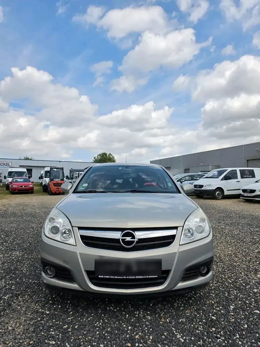 Gebraucht Opel Signum 101 PS (74 kW) 2007 Beige Kleinwagen