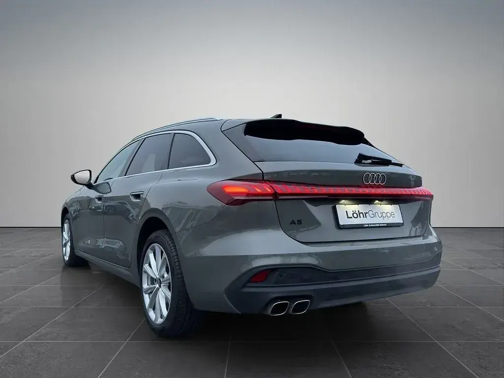 Gebraucht Audi A5 Comfort 204 PS (150 kW) 2025 Chronosgrau metallic Kombi