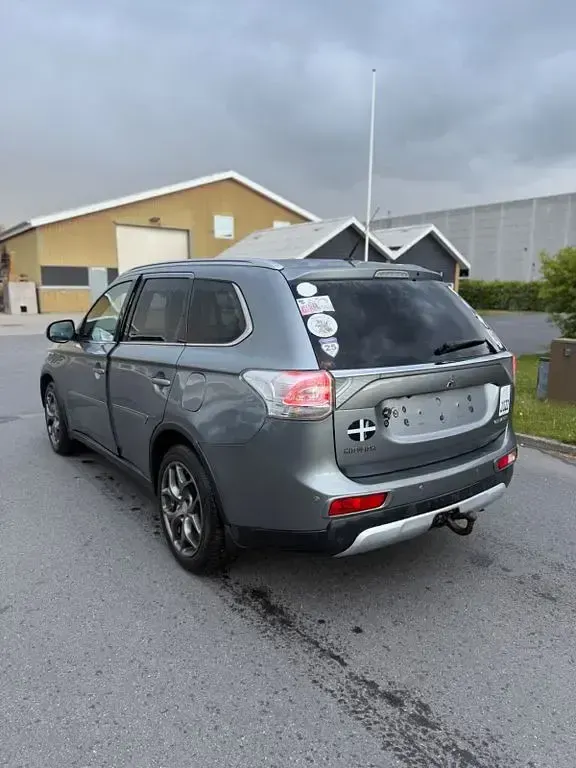 Gebraucht Mitsubishi Outlander Invite 150 PS (110 kW) 2014 Grau SUV