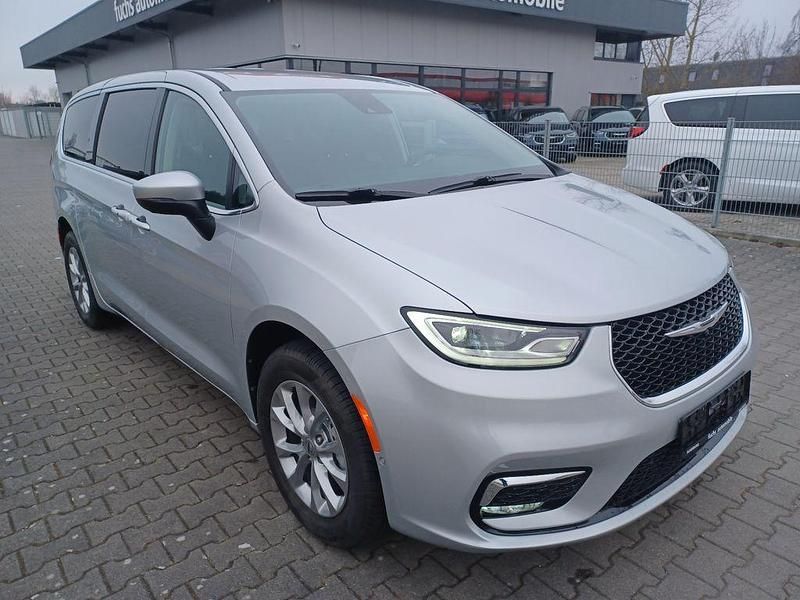 Gebraucht Chrysler Pacifica 291 PS (214 kW) 2023 Silber Van