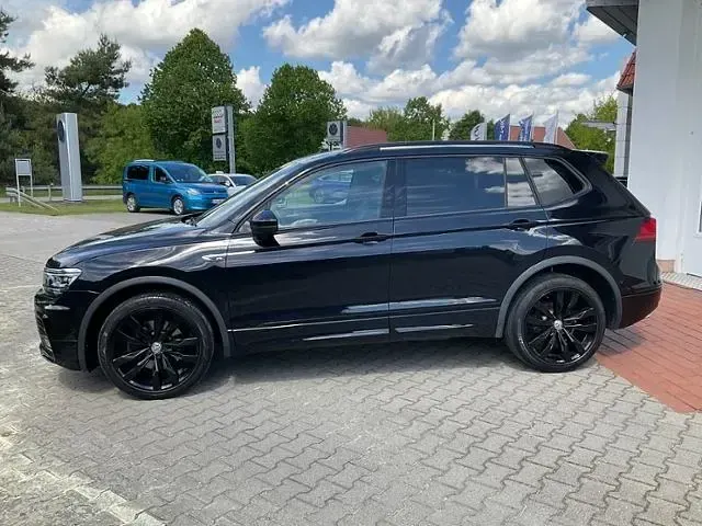 Gebraucht VW Tiguan Allspace Highline 200 PS (147 kW) 2021 Schwarz SUV