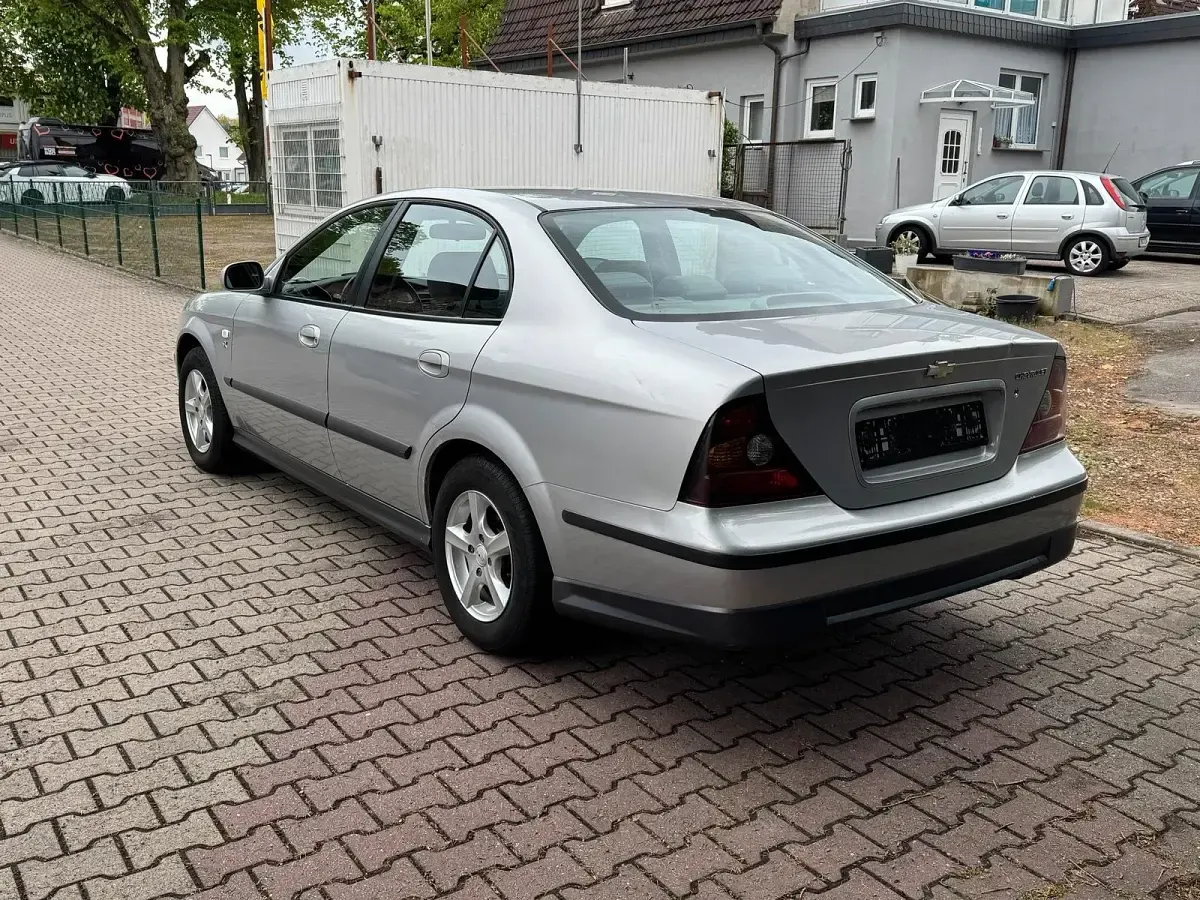 Occasion Chevrolet Evanda 131 ch (96 kW) 2006 Argent Berline