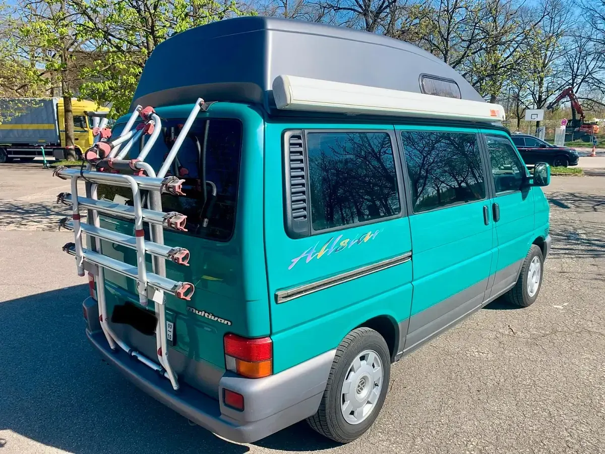 Używany VW Multivan 68 KM (50 kW) 2016 Zielony Minivan