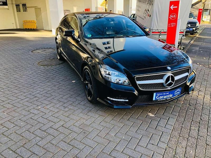 Gebraucht Mercedes CLS350 265 PS (194 kW) 2012 Obsidianschwarz Kombi