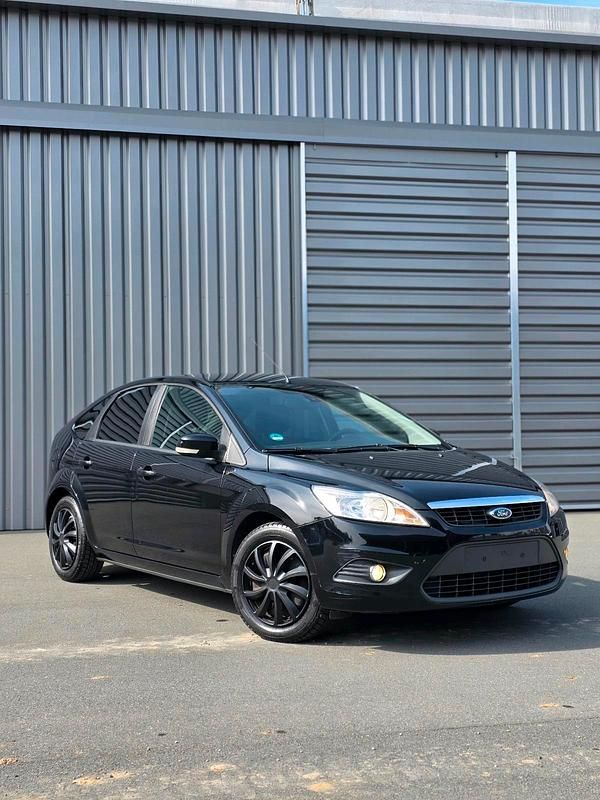 Second-hand Ford Focus 101 CP (74 kW) 2008 Negru Hatchback