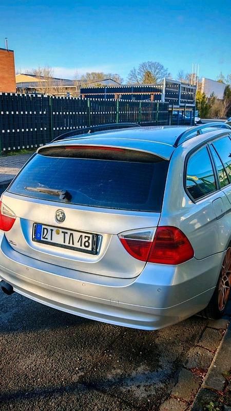 Gebraucht BMW 320 177 PS (130 kW) 2007 Kombi