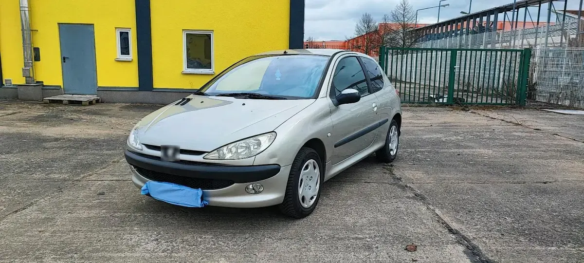 Gebraucht Peugeot 206 60 PS (44 kW) 2003 Grau Kleinwagen