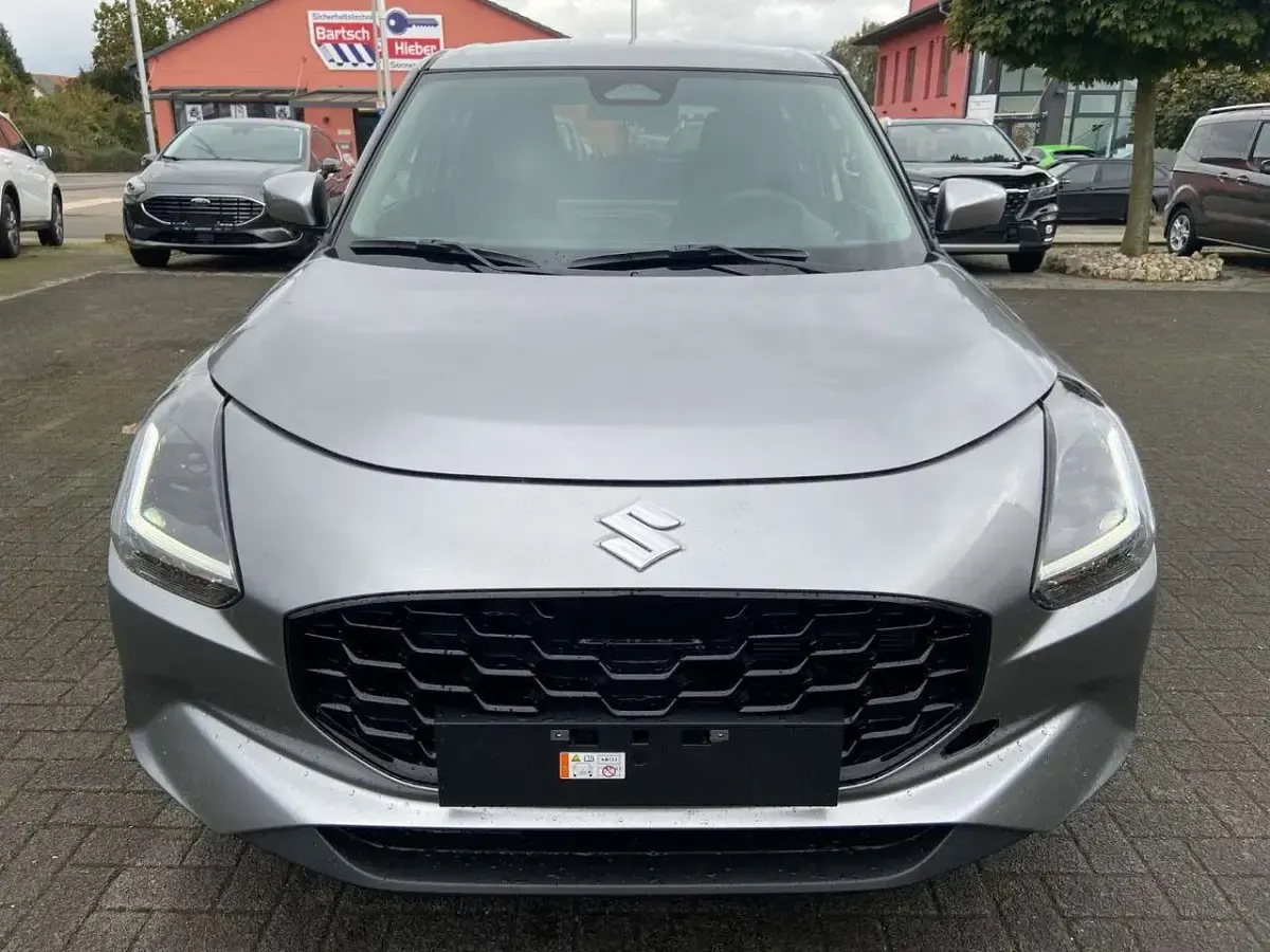 Neu Suzuki Swift Comfort 83 PS (61 kW) 2026 Silber Kleinwagen