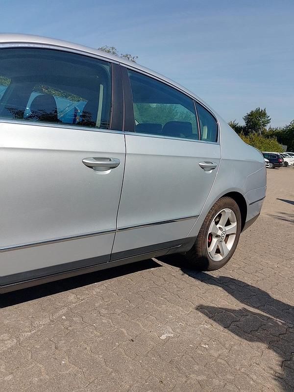 Gebraucht VW Passat 170 PS (125 kW) 2008 Grau Limousine