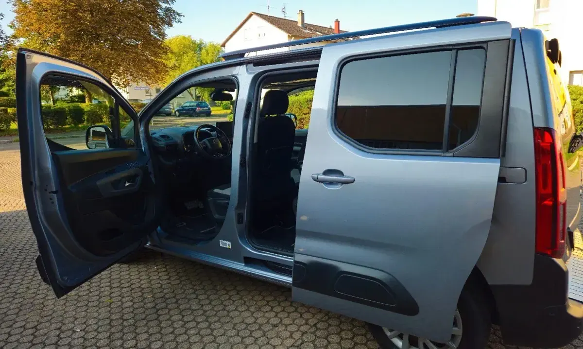 Gebraucht Citroën Berlingo Shine 131 PS (96 kW) 2021 Silber Van / Kleinbus