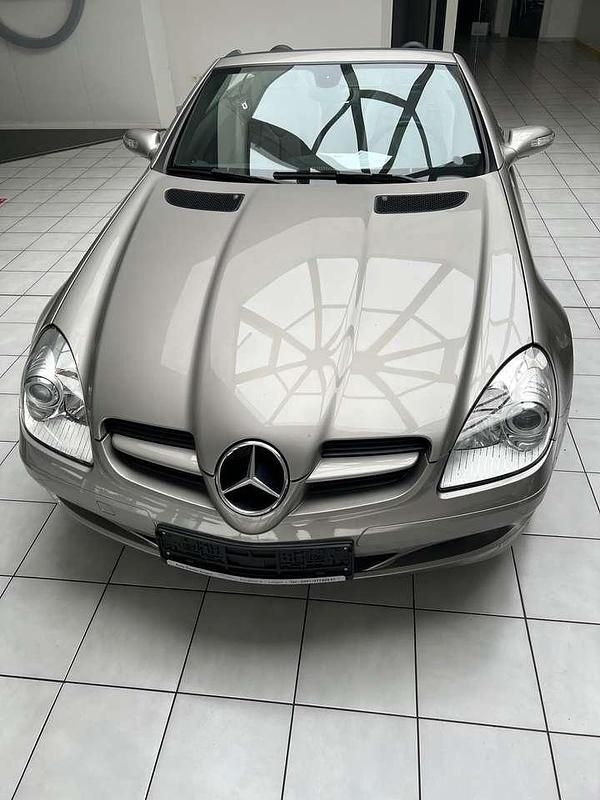 Cubanitsilber metallic Gebraucht 2005 Mercedes SLK200 Cabrio | 12.900 € (Etwas zu teuer) - Bild 1/4