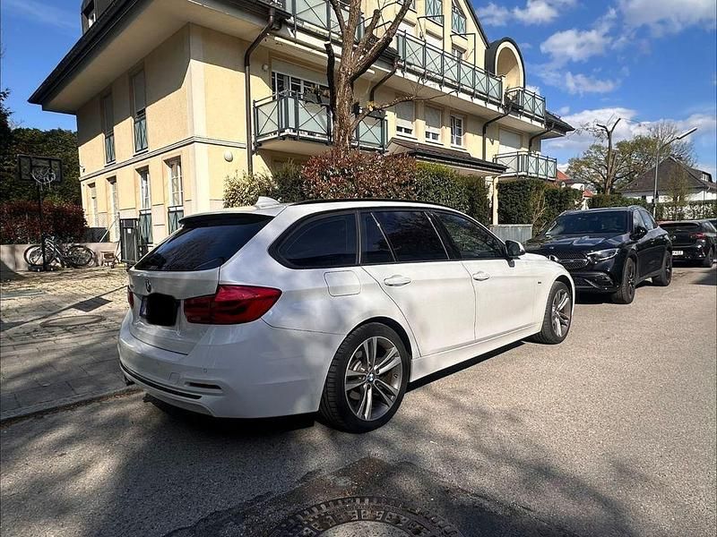 Gebraucht BMW 320 Sport Line 190 PS (139 kW) 2016 Weiß Kombi
