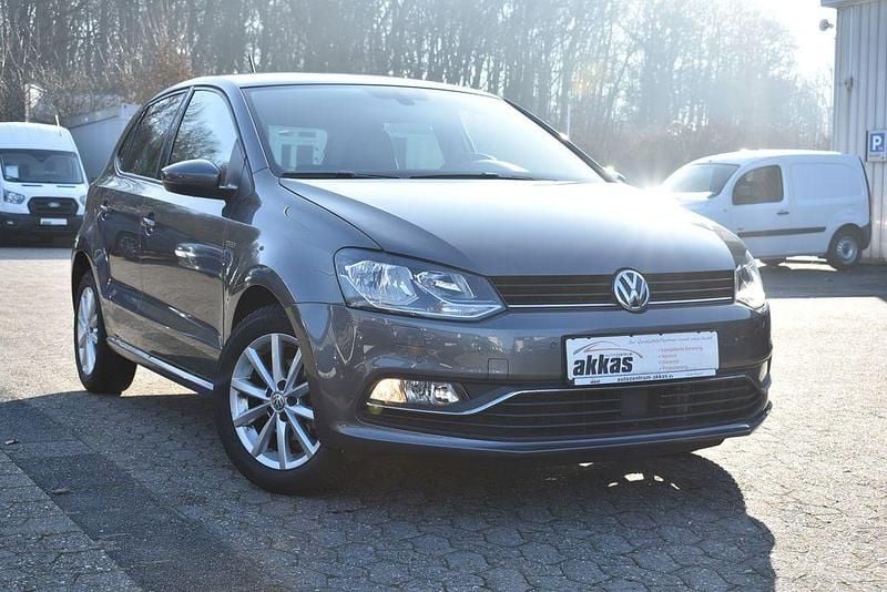 Grau Gebraucht 2015 VW Polo LOUNGE Limousine | 8.900 € (Guter Preis) - Bild 1/4