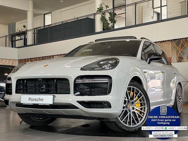 Grau Gebraucht 2021 Porsche Cayenne Turbo SUV | 87.980 € - Bild 1/4