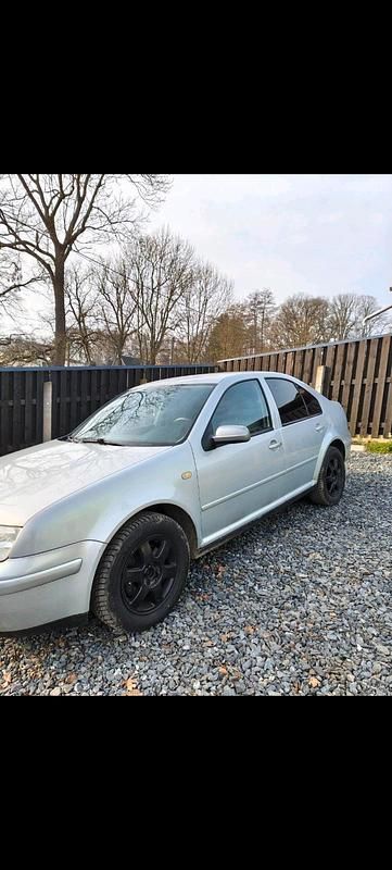 Gebraucht VW Bora 101 PS (74 kW) 1999 Silber Limousine