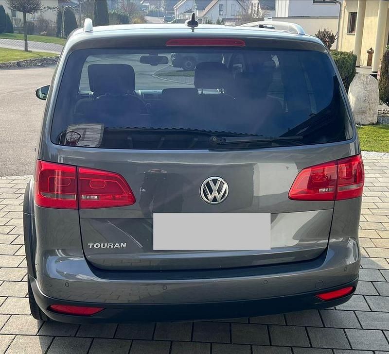 Gebraucht VW Touran 140 PS (102 kW) 2015 Grau Van / Kleinbus