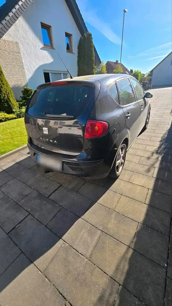 Second-hand Seat Altea 102 CP (75 kW) 2006 Negru Monovolum