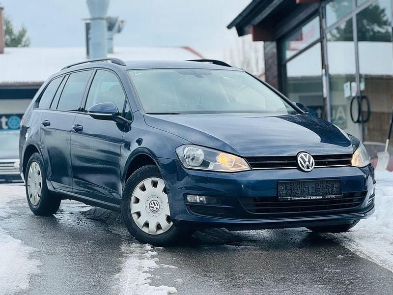 Blau Gebraucht 2013 VW Golf VII Comfortline Kombi | 6.499 € (Guter Preis) - Bild 1/4