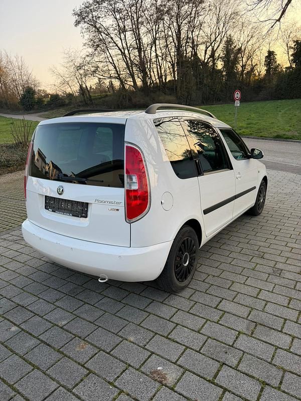 Gebraucht Skoda Roomster 69 PS (50 kW) 2009 Weiß Van / Kleinbus