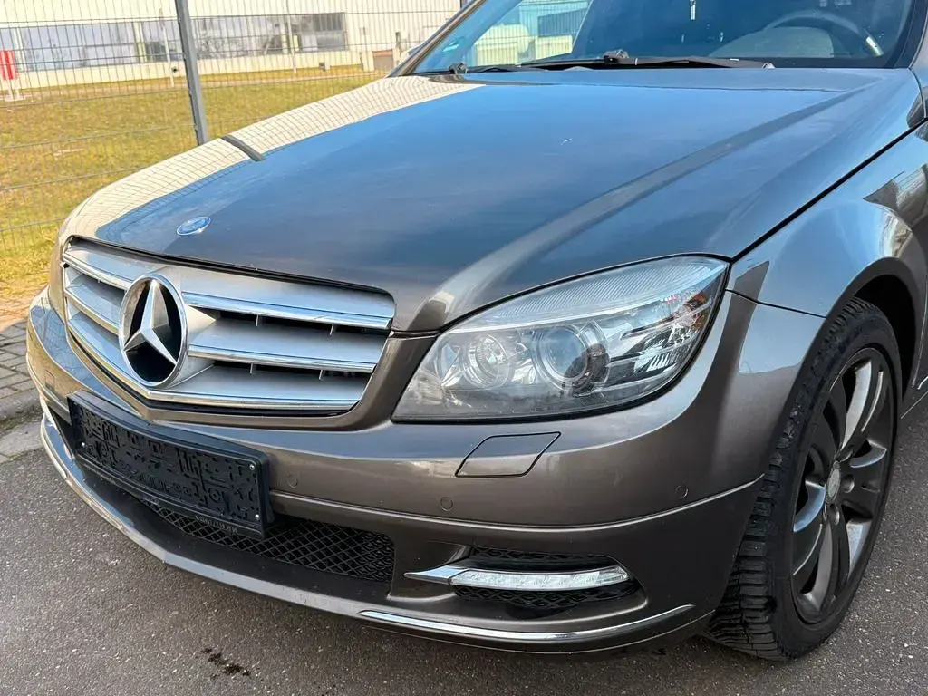 Gebraucht Mercedes C350 Avantgarde 231 PS (169 kW) 2009 Grau Limousine
