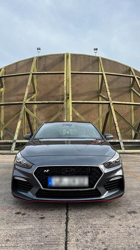 Grau Gebraucht 2020 Hyundai i30 Kleinwagen | 21.499 € (Guter Preis) - Bild 1/4