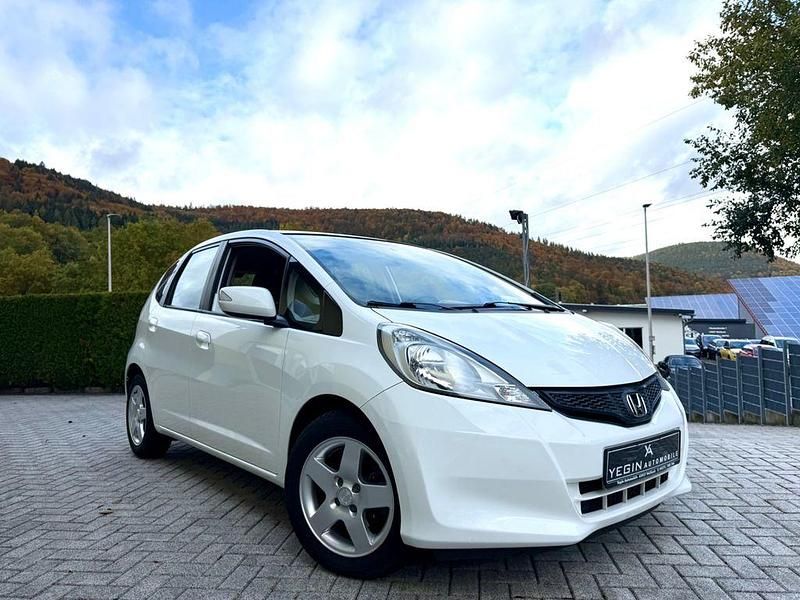 Weiß Gebraucht 2011 Honda Jazz Trend Kleinwagen | 7.990 € (Fairer Preis) - Bild 1/4