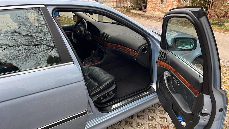 Gebraucht BMW 540 286 PS (210 kW) 1999 Blau Limousine