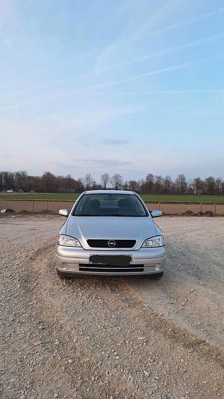 Second-hand Opel Astra 75 CP (55 kW) 1999 Argintiu Berlinǎ
