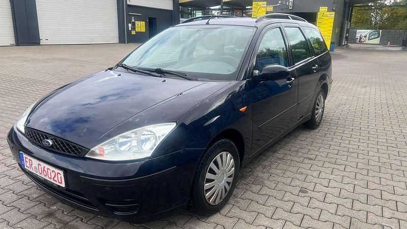Schwarz Gebraucht 2004 Ford Focus Ambiente Kombi | 1.900 € (Teuer) - Bild 1/4