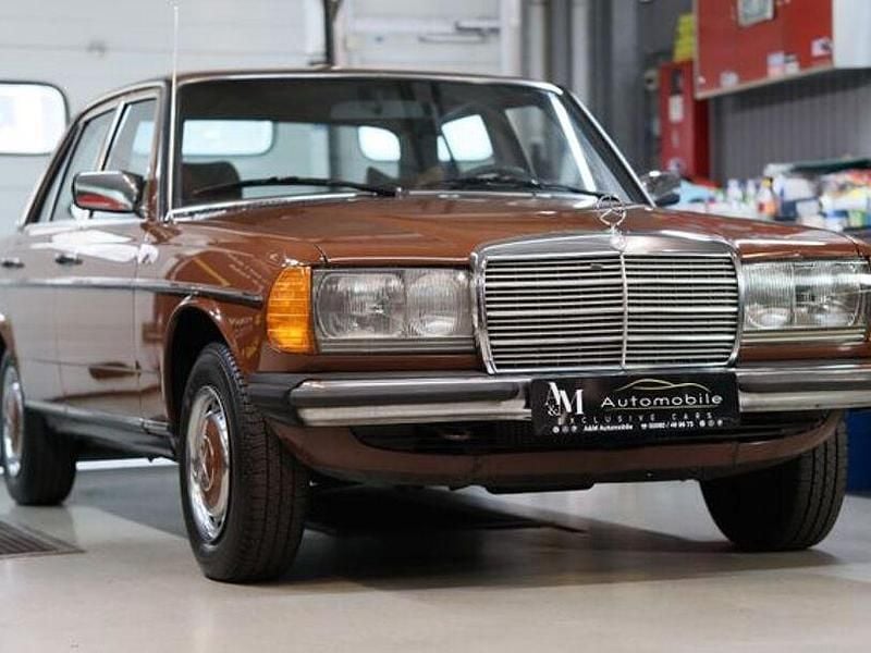 Gebraucht Mercedes 200 110 PS (80 kW) 1983 Braun Limousine