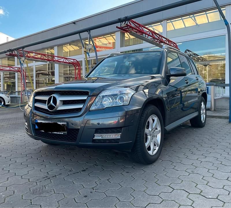 Grau Gebraucht 2010 Mercedes GLK350 SUV | 13.000 € (Fairer Preis) - Bild 1/4