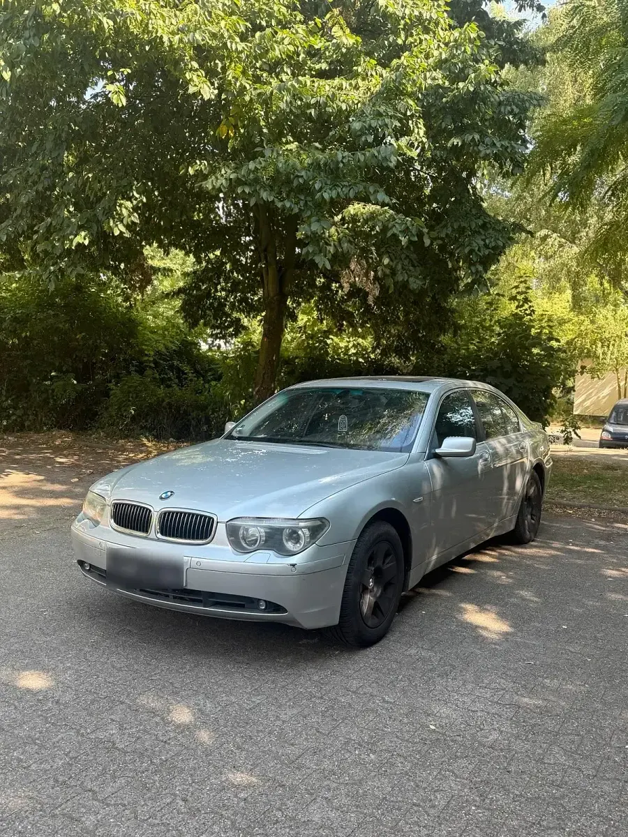 Gebraucht BMW 735 272 PS (200 kW) 2004 Silber Limousine