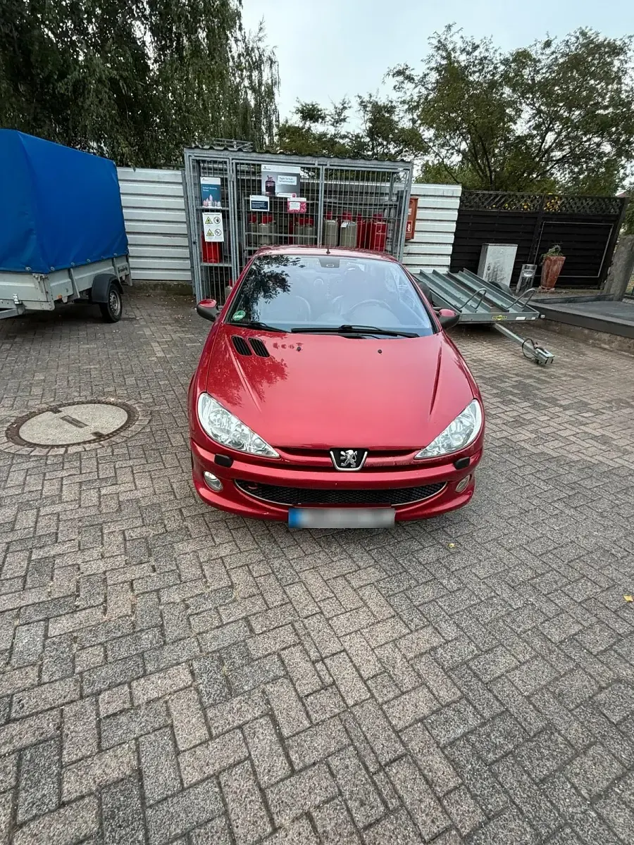 Gebraucht Peugeot 206 CC 109 PS (80 kW) 2004 Rot Cabrio