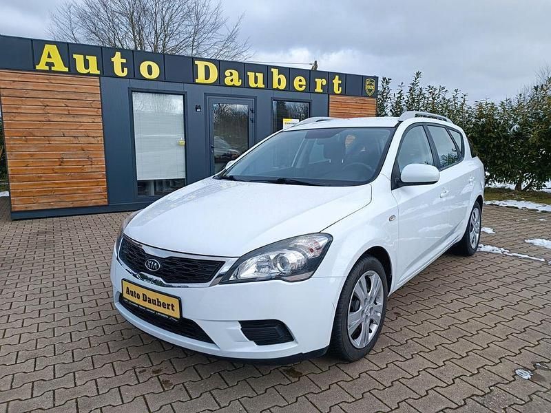 Gebraucht Kia Ceed 90 PS (66 kW) 2010 Weiß Kleinwagen