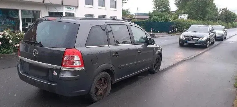 Gebraucht Opel Zafira 110 PS (80 kW) 2010 Grau Van / Kleinbus
