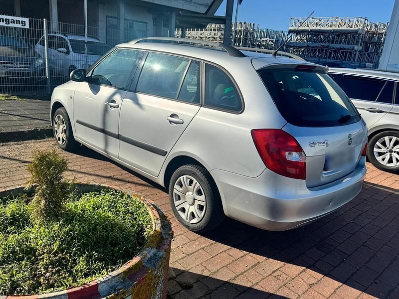 Gebraucht Skoda Fabia 70 PS (51 kW) 2009 Silber Kombi