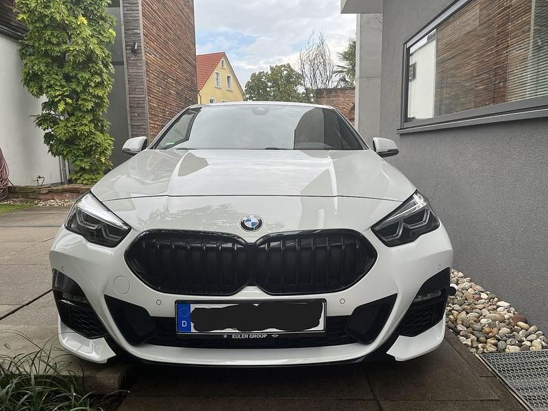 Weiß Gebraucht 2022 BMW 220 M Sport Coupé | 31.500 € (Fairer Preis) - Bild 1/4